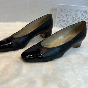 Etienne Aigner black close toe pumps size 9 M all leather upper